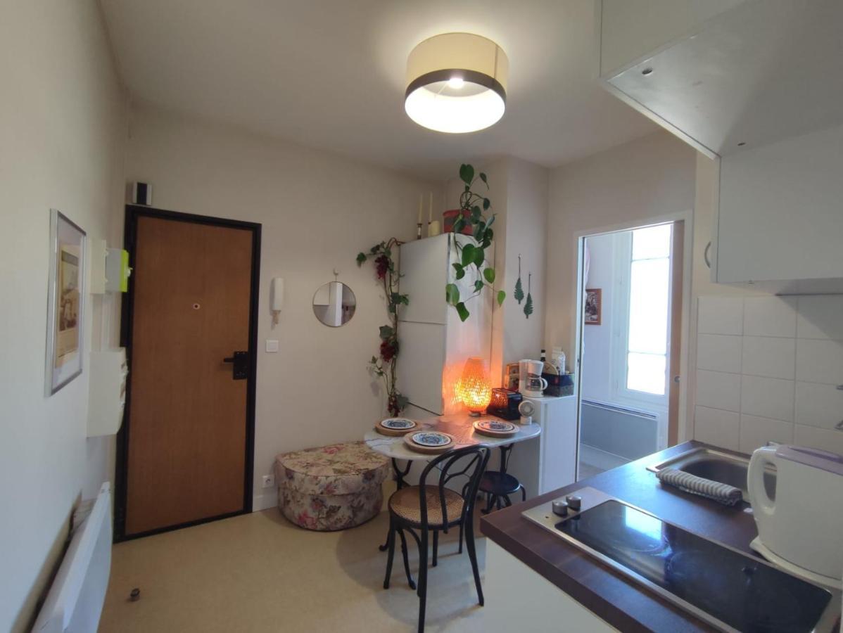 Paris Authentic House Small, Bright And Calm Studio Ngoại thất bức ảnh