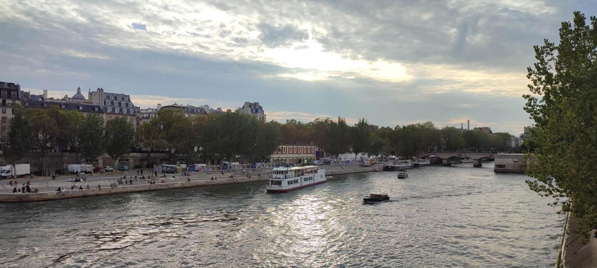 Paris Authentic House Small, Bright And Calm Studio Ngoại thất bức ảnh