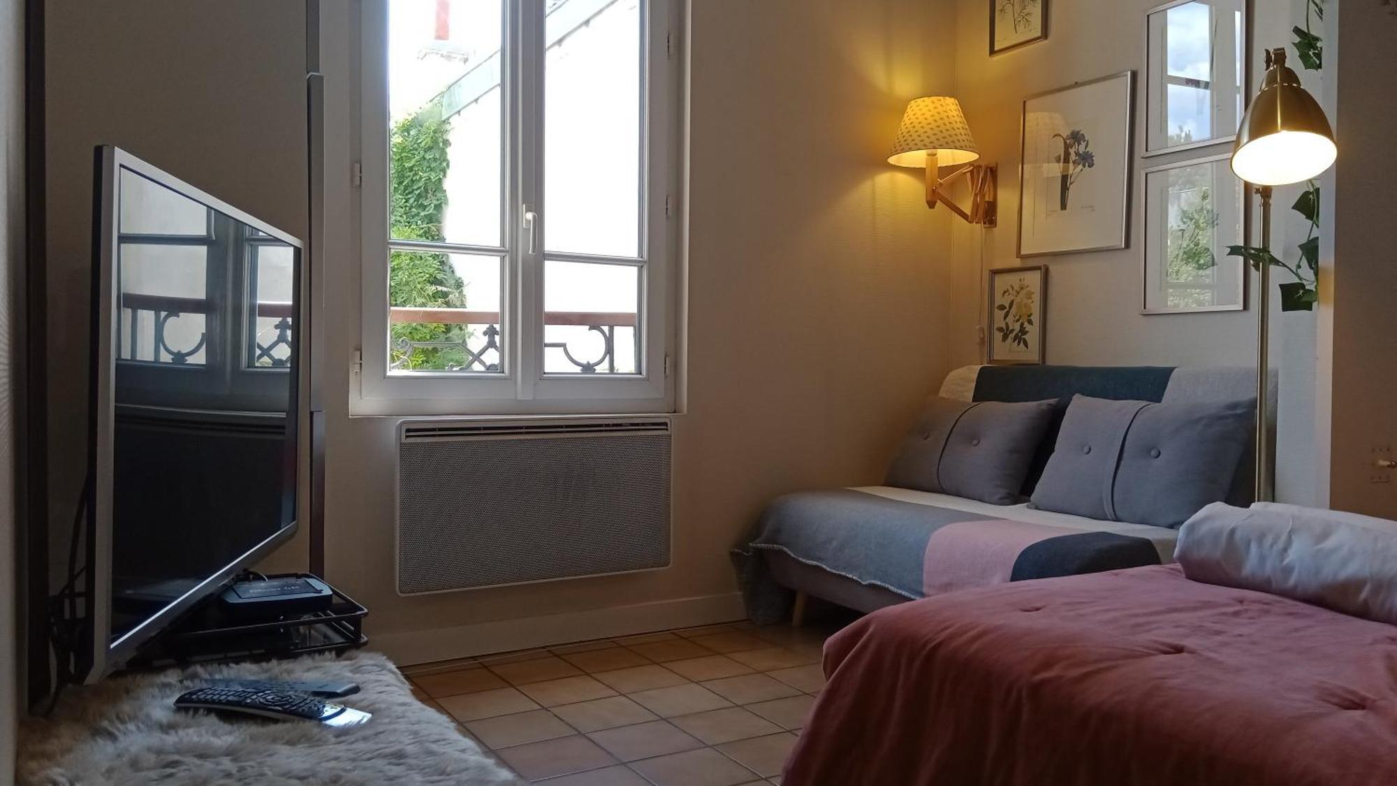 Paris Authentic House Small, Bright And Calm Studio Phòng bức ảnh